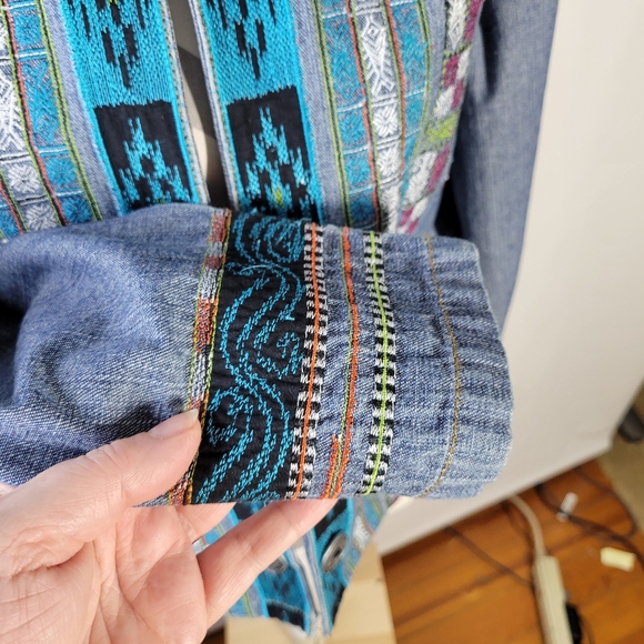 Chicos Denim Embroidered Open Front Jacket Size 1/size 8 - Picture 3 of 9